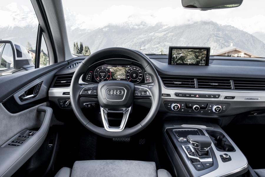 Торпедо Audi Q7 TDI Quattro (4M) 2015 года  (WW) (фото 20 из 20)